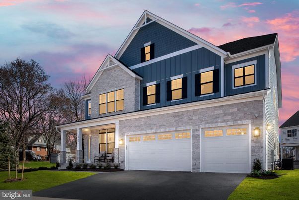 Attached, Exterior, Facade, Farmhouse