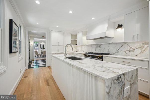 Dining room, Interior, Kitchen, Marble Walls, Recessed Lighting, Wood Texture Flooring