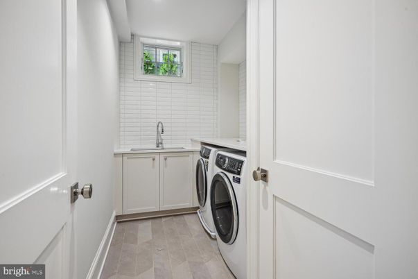 Interior, Recessed Lighting, Washer