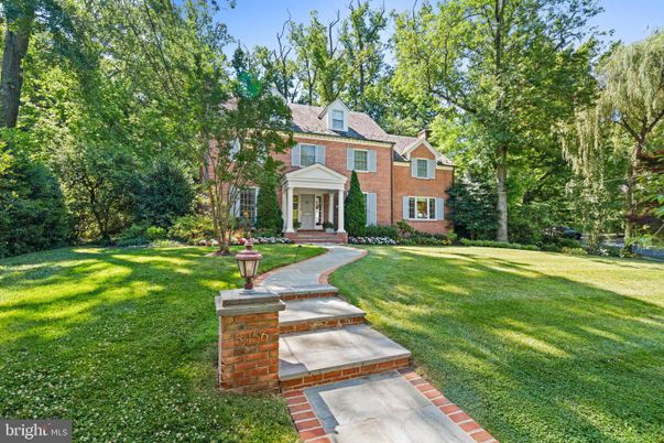 Backyard, Exterior, Facade, Brick Facade, Georgian