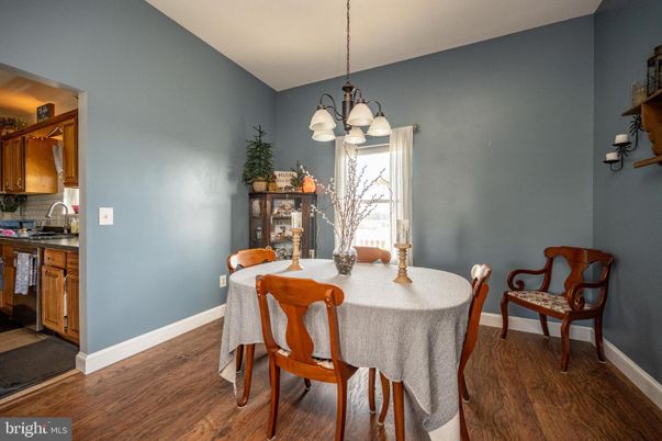 Chandelier, Dining room, Interior, Kitchen, Wood Texture Flooring