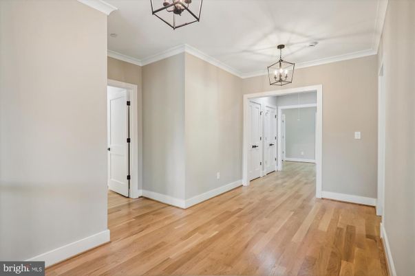 Empty room, Interior, Pendant Lights, Wood Texture Flooring