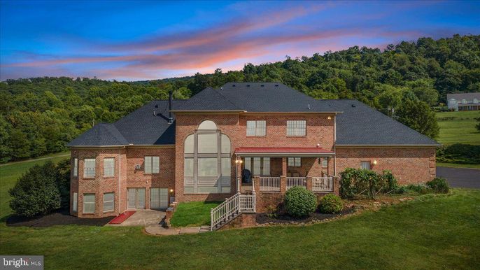 Exterior, Facade, Brick Facade, Brick Traditional