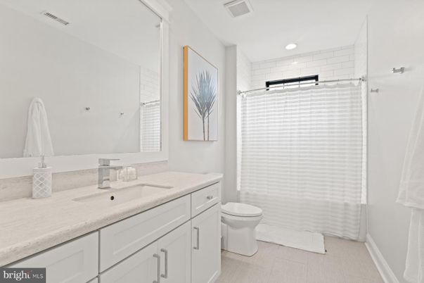 Bathroom, Interior, Recessed Lighting