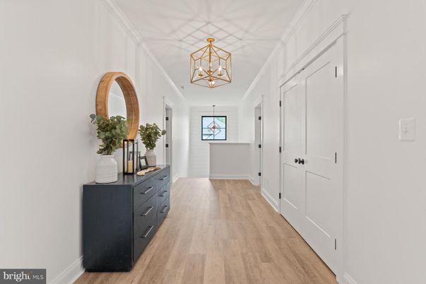 Interior, Pendant Lights, Wood Texture Flooring