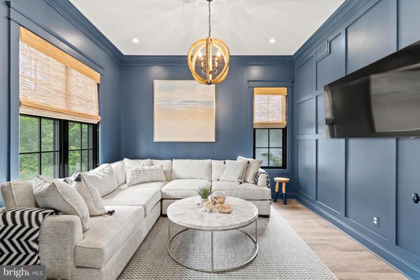 Interior, Living room, Pendant Lights, Recessed Lighting, Wood Texture Flooring
