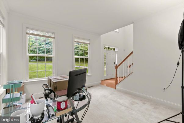 Home Office, Interior