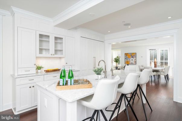 Dining room, Interior, Kitchen, Recessed Lighting, Wood Texture Flooring