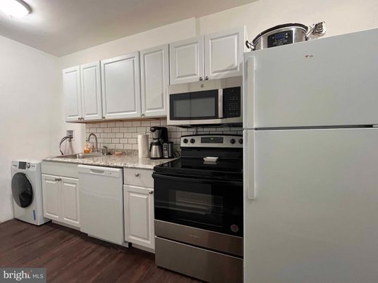Interior, Kitchen, Washer, Wood Texture Flooring
