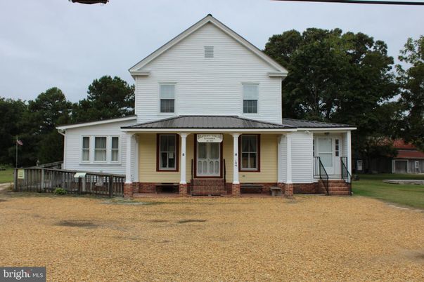 Backyard, Exterior, Facade, Farmhouse