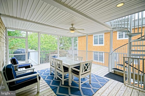 Dining room, Interior, Recessed Lighting, Sun Room, Wood Texture Flooring