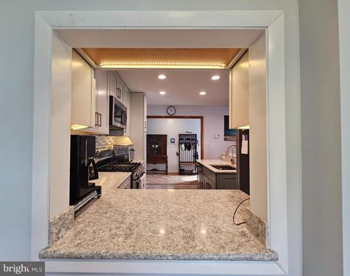 Interior, Kitchen, Recessed Lighting