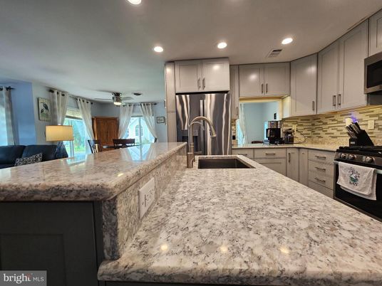 Dining room, Interior, Kitchen, Recessed Lighting, Stainless Steel Appliances