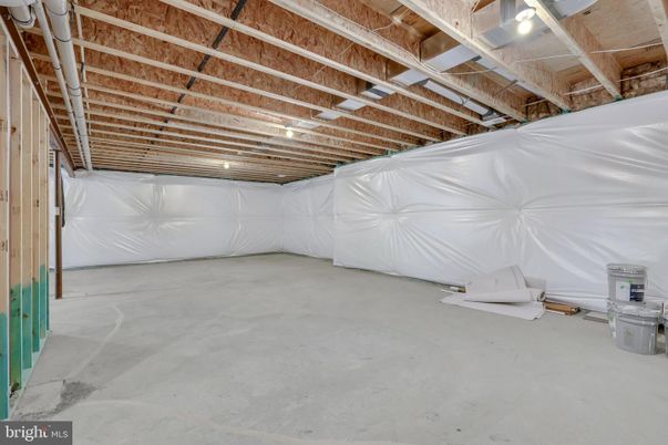 Garage, Interior, Wooden Beams