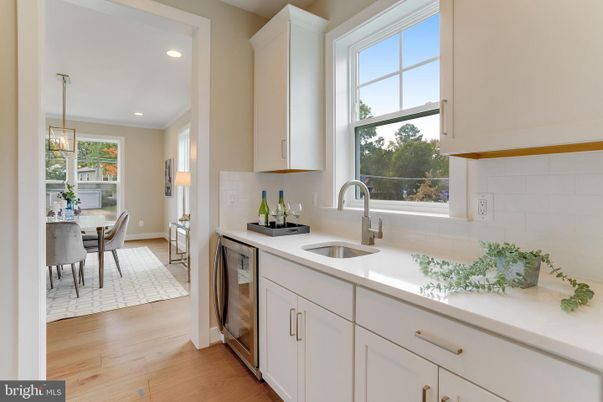 Dining room, Interior, Kitchen, Pendant Lights, Recessed Lighting, Wood Texture Flooring