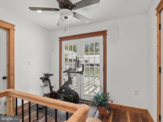 Fitness Equipment, Interior, Recessed Lighting, Wood Texture Flooring
