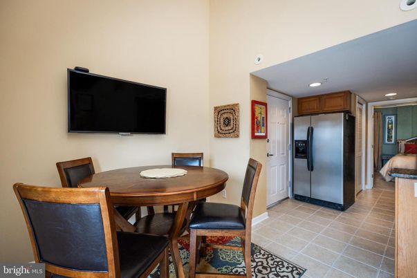 Dining room, Interior, Kitchen, Recessed Lighting