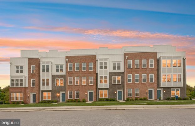 Exterior, Facade, Brick Facade, Rowhouse
