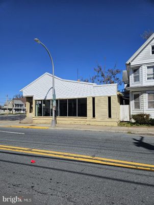 Exterior, Facade, Cape Cod
