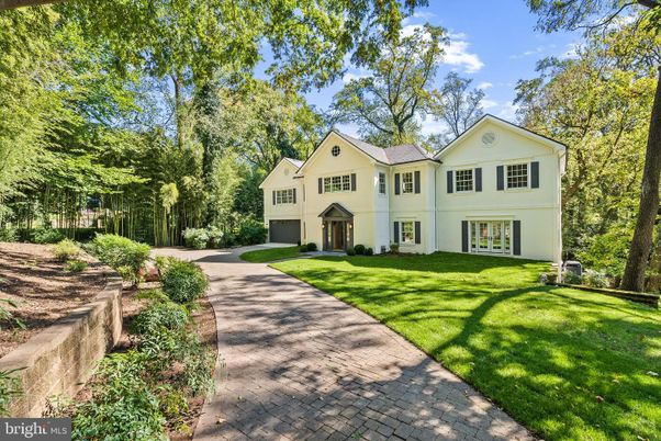Backyard, Exterior, Facade, Farmhouse
