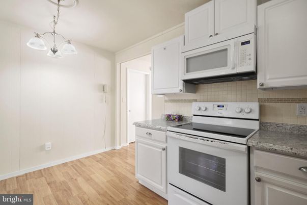Interior, Kitchen, Pendant Lights, Wood Texture Flooring