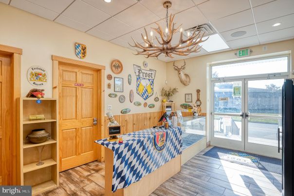 Chandelier, Interior, Recessed Lighting, Wood Texture Flooring