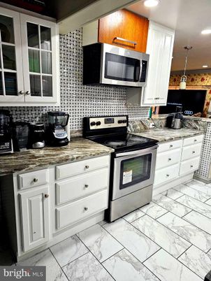 Interior, Kitchen, Marble, Recessed Lighting