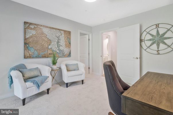 Home Office, Interior