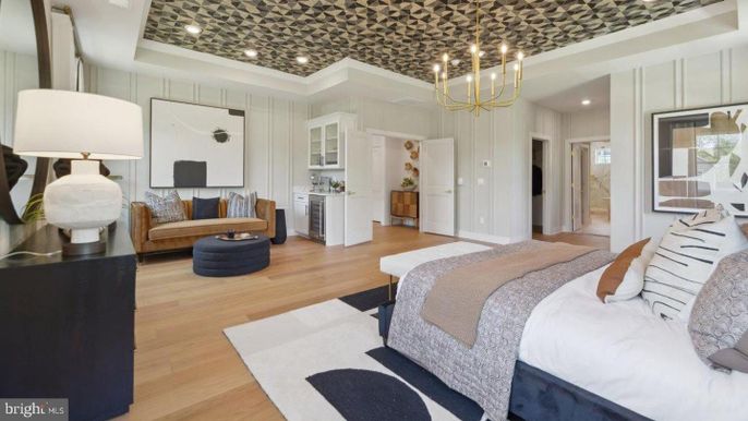 Bedroom, Interior, Pendant Lights, Recessed Lighting, Wood Texture Flooring