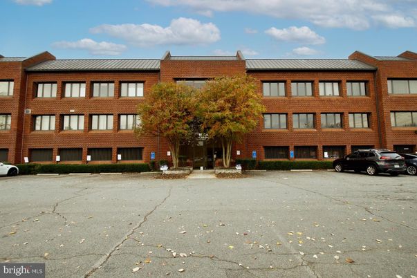 Exterior, Facade, Brick Facade, Rowhouse