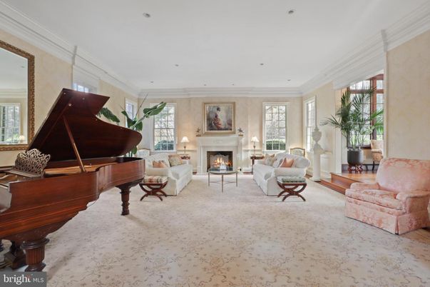 Fireplace, Interior, Living room, Piano, Recessed Lighting