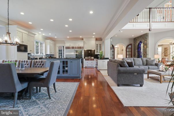 Dining room, Interior, Kitchen, Living room, Pendant Lights, Recessed Lighting, Stainless Steel Appliances, Wood Texture Flooring