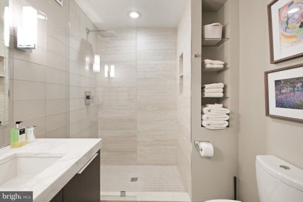 Bathroom, Interior, Recessed Lighting