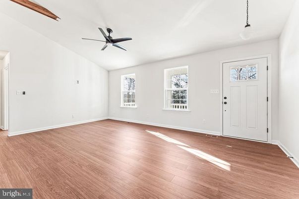 Empty room, Interior, Pendant Lights, Wood Texture Flooring
