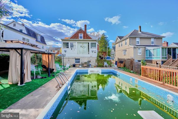 Exterior, Pool