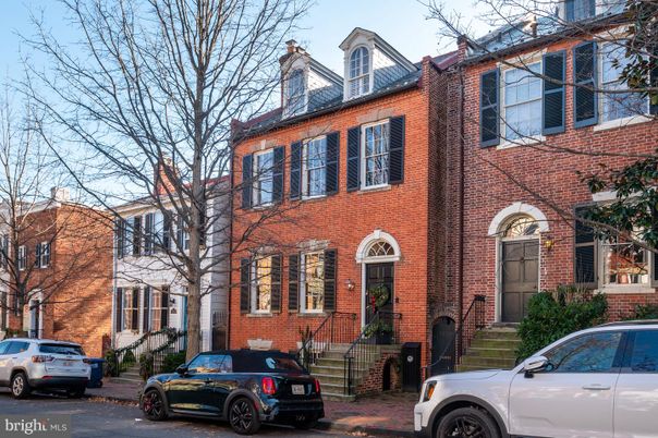Exterior, Facade, Brick Facade, Rowhouse