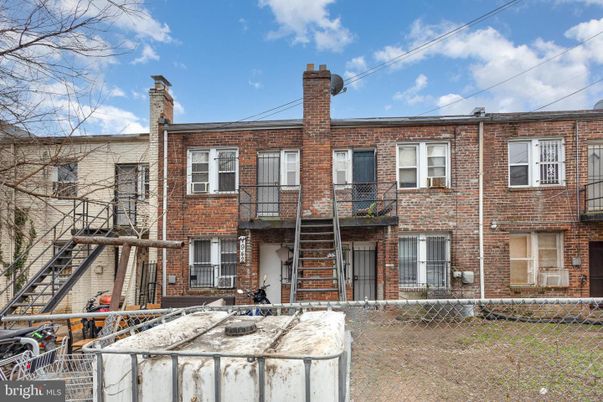 Exterior, Facade, Brick Facade, Rowhouse