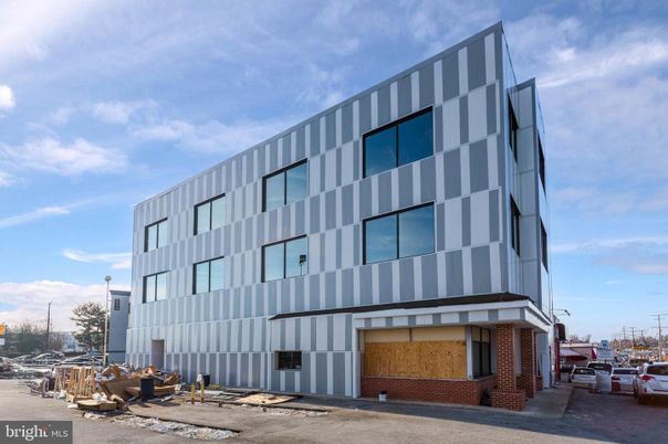 Exterior, Facade, Highrise