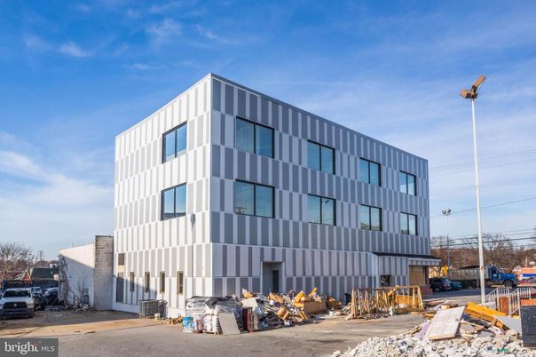 Exterior, Facade, Highrise