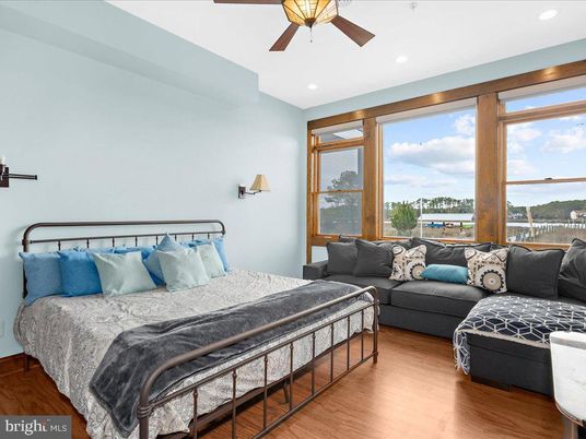 Bedroom, Interior, Recessed Lighting, Water, Wood Texture Flooring