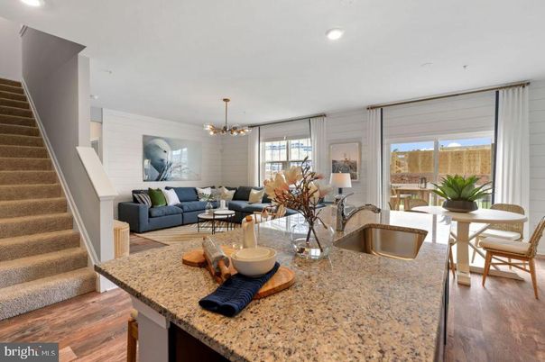 Dining room, Interior, Living room, Pendant Lights, Recessed Lighting, Wood Texture Flooring