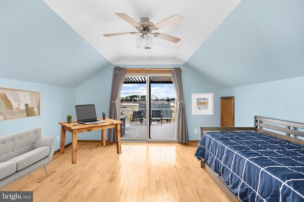 Bedroom, Interior, Water, Wood Texture Flooring