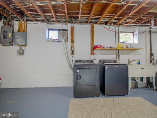 Interior, Washer, Wooden Beams, Wooden Ceilings