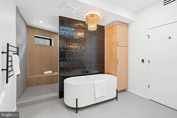 Bathroom, Chandelier, Free Standing Baths, Interior, Recessed Lighting