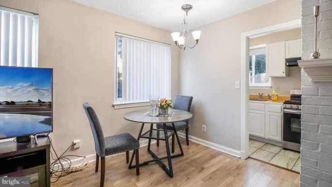 Dining room, Interior, Kitchen, Pendant Lights, Wood Texture Flooring