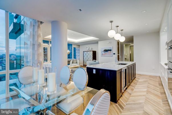 Dining room, Interior, Kitchen, Pendant Lights, Recessed Lighting, Wood Texture Flooring