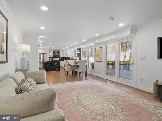 Dining room, Interior, Kitchen, Living room, Pendant Lights, Recessed Lighting, Stainless Steel Appliances, Wood Texture Flooring