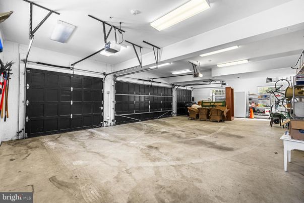 Garage, Interior