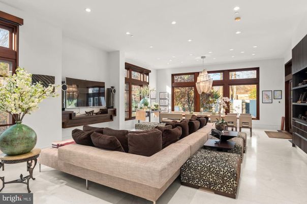 Dining room, Interior, Living room, Pendant Lights, Recessed Lighting