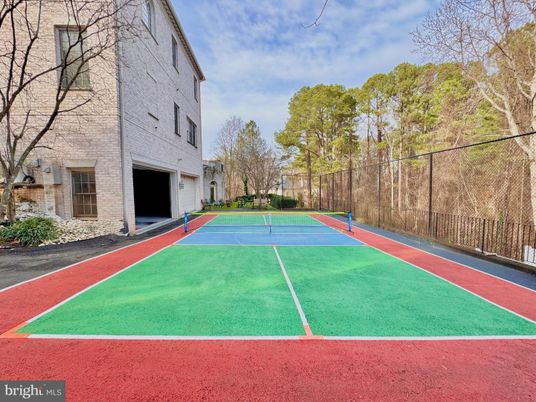 Exterior, Tennis Courts